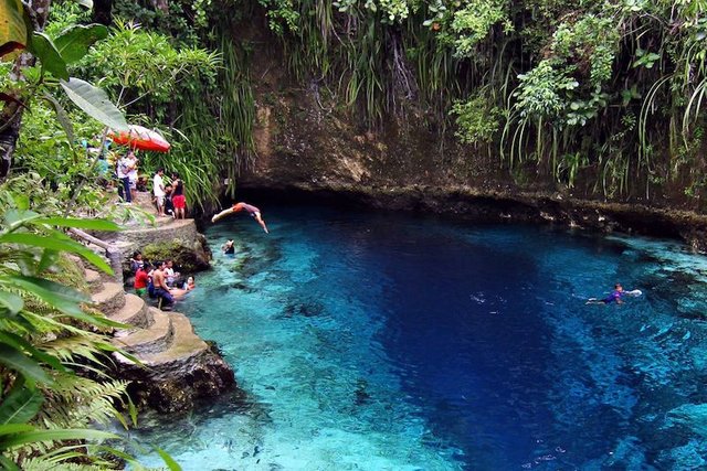 enchanted-river-philippines-2133576072_1373474437.jpg