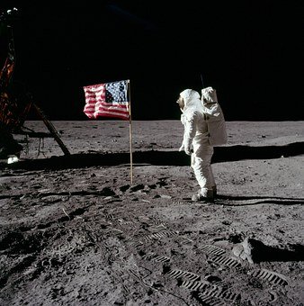 moon-landing-62879__340.jpg