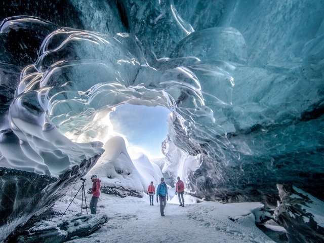 vatnajokull-iceland-GettyImages-549497071.jpg