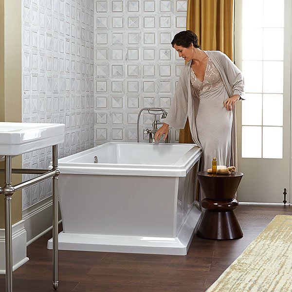 DXV_Fitzgerald-Freestanding-Soaking-Tub_acf82ac6.jpg