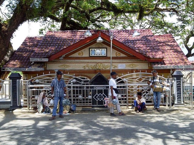 makam-syahid-lapan-3.jpg