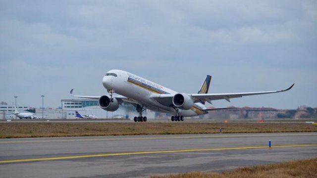 A350-900_Singapore_Airlines_first_flight_3-678x381.jpg