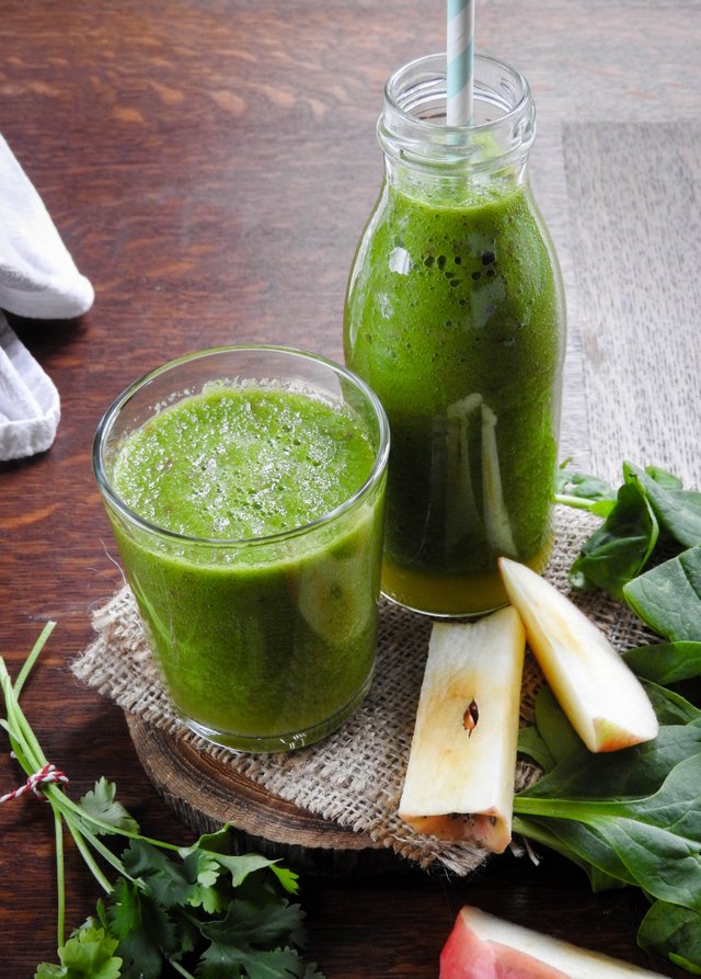 green smoothie 3.jpg