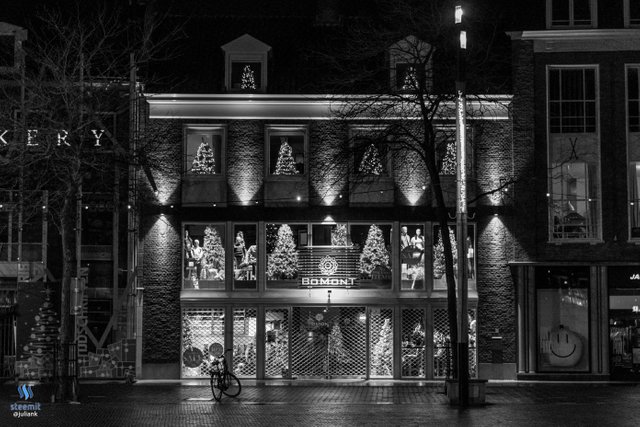 middelburg_night_christmas_shop.jpg