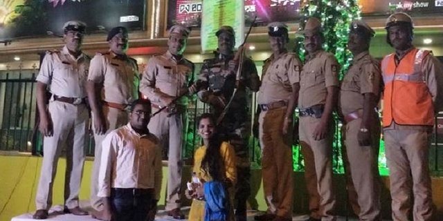 yourstory-bengaluru-police-drop-people-new-years.jpg