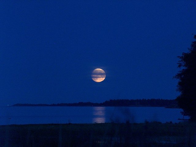 Swedish_Moon.jpg