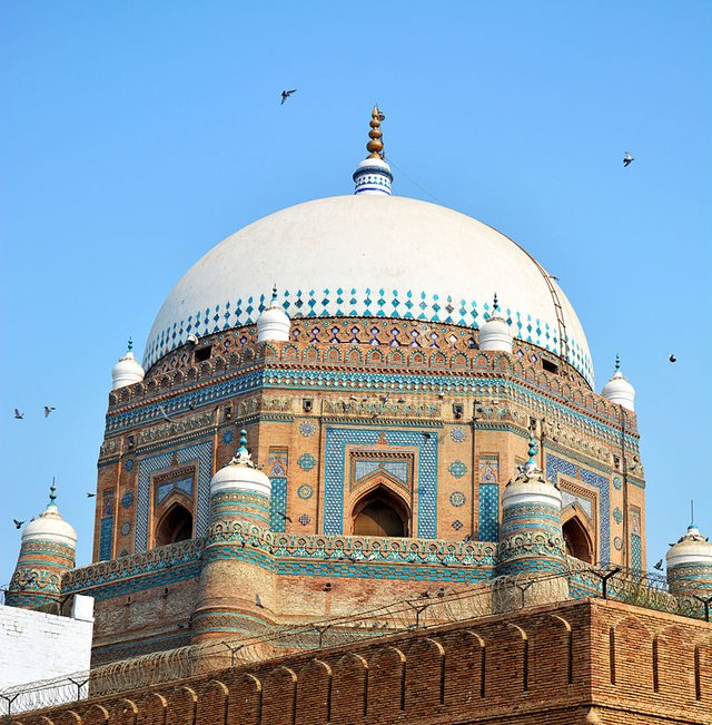 Tomb_of_Shah_Rukn-e-Alam_Multan.jpg
