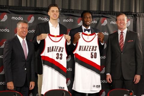 portland-trail-blazers-introduce-zach-collins-and-caleb-swanagin--c33c2e849338d62c.jpg