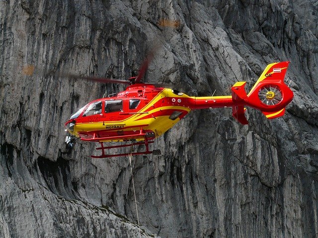 rescue-helicopter-61009_640.jpg