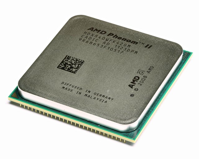 AMD_Phenom_II_X4_840_(HDX840WFK42GM)_CPU-top_oblique_PNr°0373.jpg