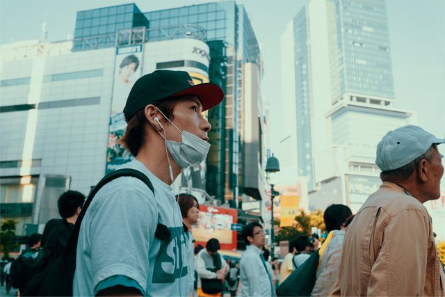 shibuya-crossing-boy.jpg