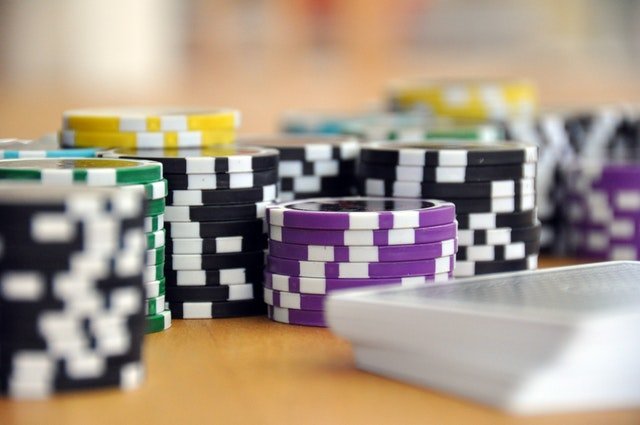 play-card-game-poker-poker-chips-39856.jpeg