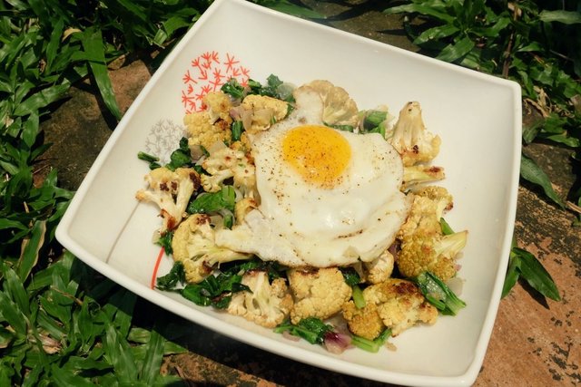 Roasted-Cauliflower-Salad with-Spinach- and-Egg.jpg