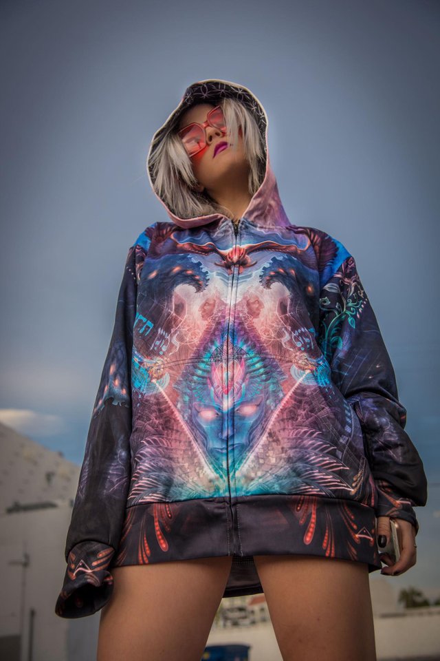 Eloh_Projects_Avatar_Hoodie_Wazshop_02.07.2018.jpg