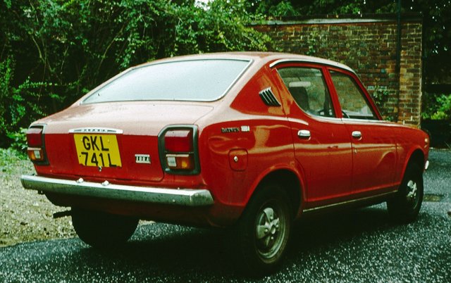 Datsun_Cherry_Posterior_1972.jpg