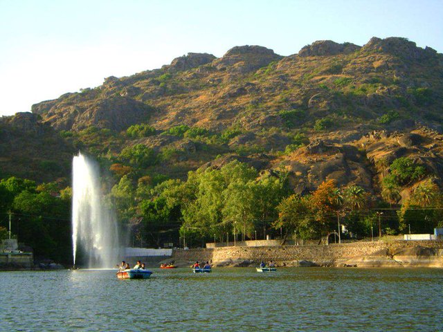 Nakki Lake.jpg