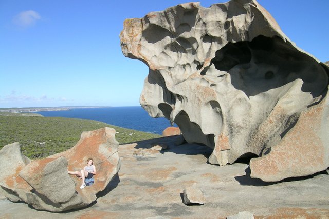 Kangaroo_Island_-_Remarkable_Rocks.jpg