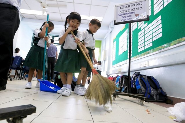 japan-children-cleaning-1024x683.jpg