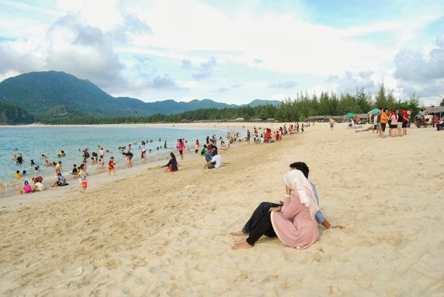 Weekend di Pantai Lampuuk.JPG