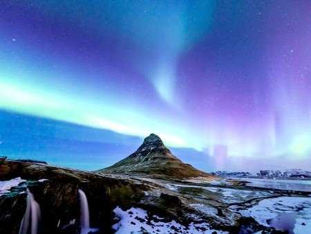 kirkjufell-iceland-GettyImages-519340720.jpg