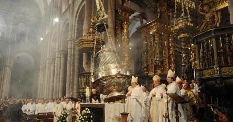 Detuvieron a dos monaguillos que pusieron marihuana en lugar de incienso en plena misa  la broma de dos en la catedrasl de s de compostela.jpg