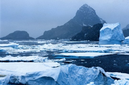 icebergs-antarcti...97-715418-441952.jpg