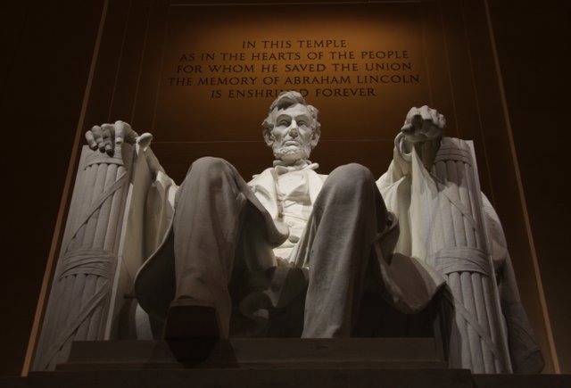 memorial-lincoln-president-monument-161892.jpeg