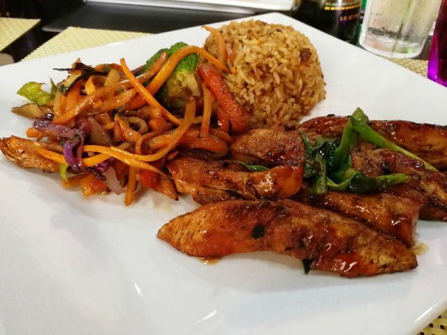 pollo-teriyaki-market-plaza-panama-anabell-hilarski12.jpg