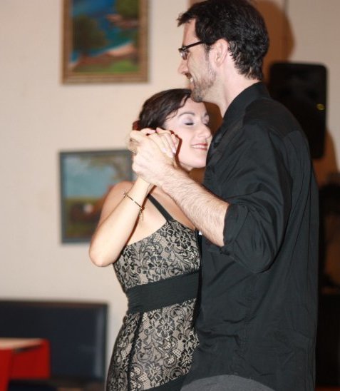 rsz_sarahanddavid-tango.jpg