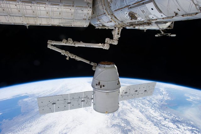 SpaceX-Dragon-Attached-To-The-ISS.jpg