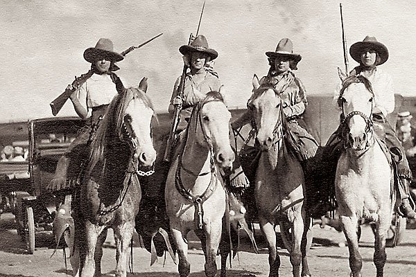 A HISTORY OF THE WILD WEST WARDROBE — Steemit  Wild west outfits, Wild west  costumes, Western costumes