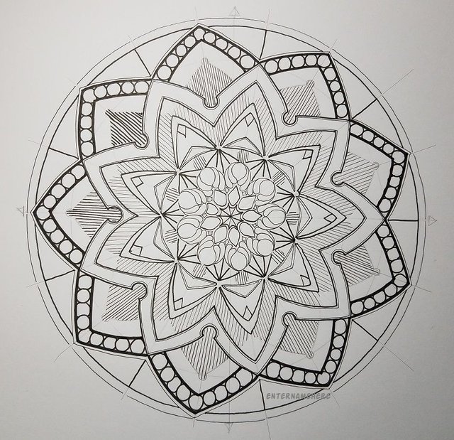 enternamehere-steemit-AMScribbles-day7-pencil-mandala-shapes-geometric-stage5.jpg