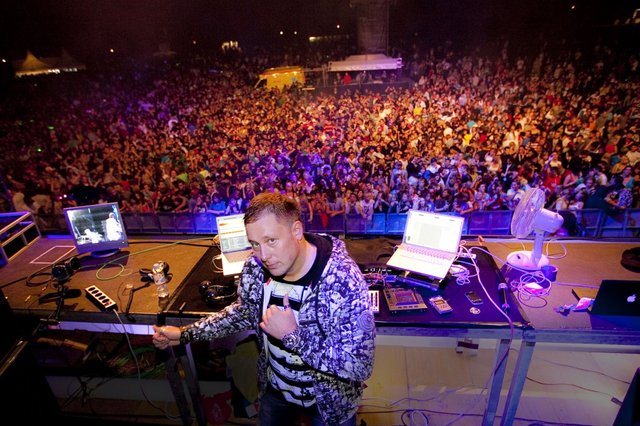 Umek-–-Live-@-WMC-2012-Winter-Music-Conference-Mixmag-DJ-Lab-Miami.jpg