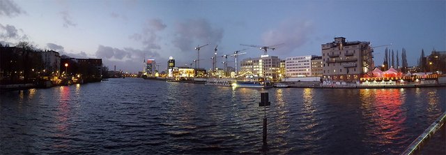 Berlin Oberbaumbrücke.jpg