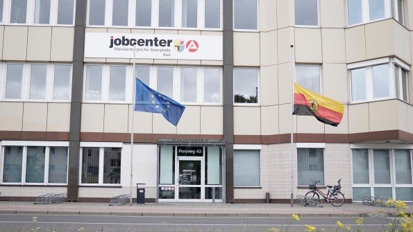 2017-07-01-NB-Flagge-Jobcenter-falsch-0577.jpg