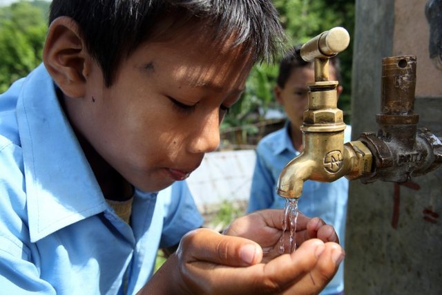 agua niños.jpg