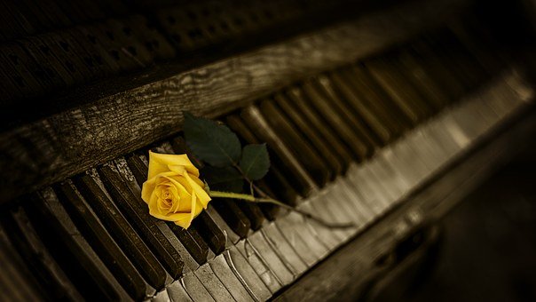 piano-1239729__340.jpg