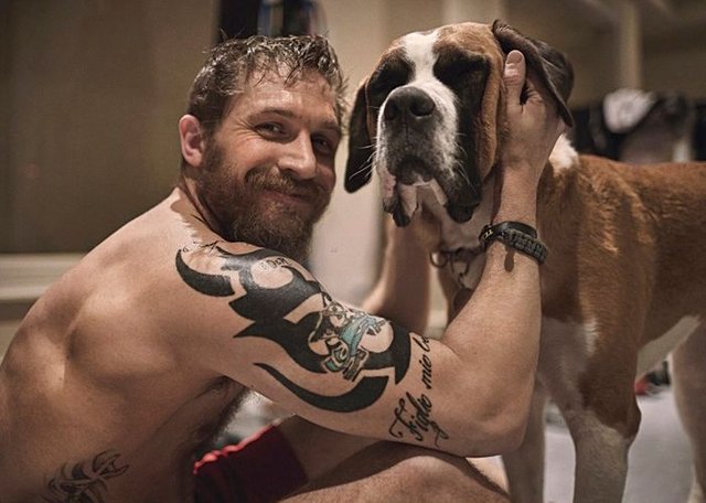 love-for-dogs-tom-hardy-1-59bf68bf7e7b8__700 (1).jpg