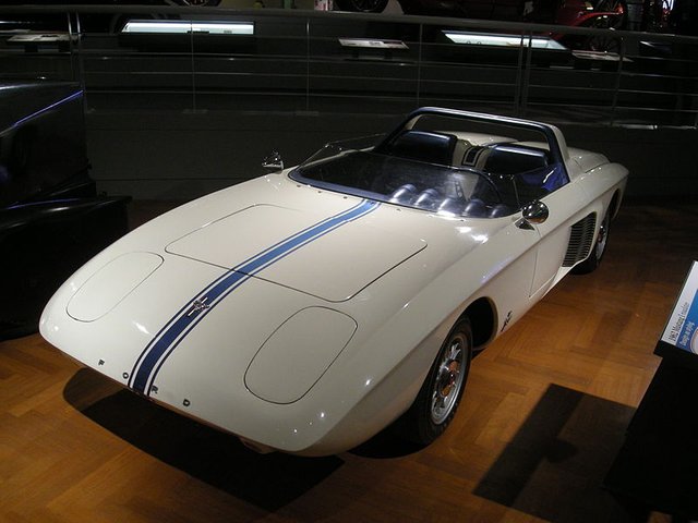 800px-Henry_Ford_Museum_August_2012_94_(1962_Mustang_I_roadster).jpg