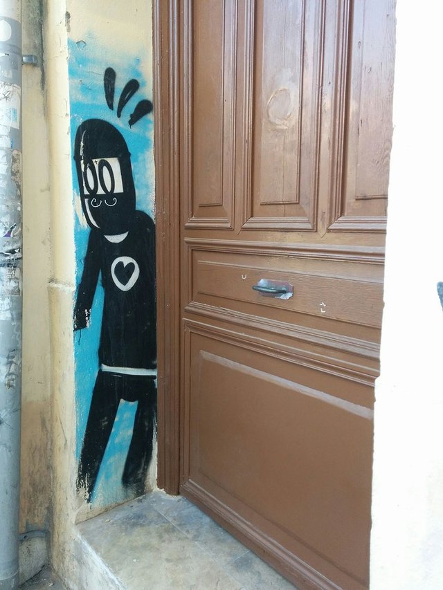 graffiti-valencia-spain-ninja-extraterrestre-love-amor-steemit-trenz (22).jpg