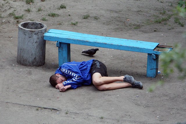 life-on-park-bench-photo-series-kiev-ukraine-yevhen-kotenko-8-5a6adda6a3544__880.jpg