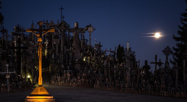 Hill-of-Crosses-X.jpg