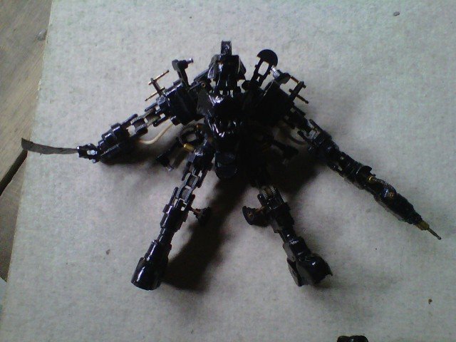 robot-iron-man-mengagumkan-dari-korek-api-gas-19-640x480.jpeg