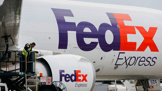 FedEx-Plane-GettyImages-460549898.jpg