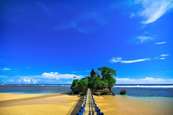 pantaibalekambang.jpg