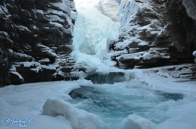 athabasca falls canyon2.jpg