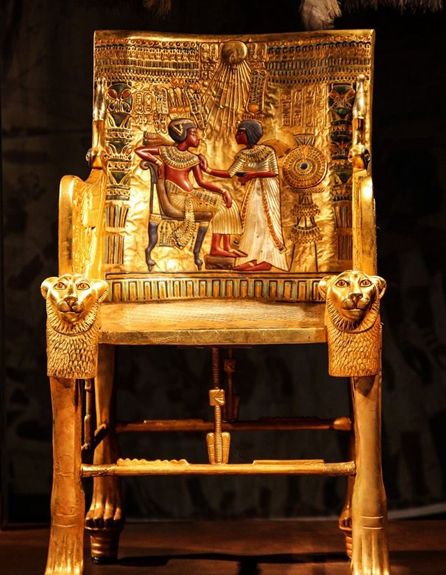 chair_golden_decorated_valuable_treasure_egypt_pharaonic_luxor-1090169.jpg