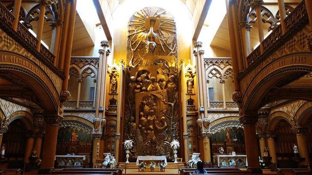 Notre-Dame-du-Sacre-Coeur-Chapel.jpg