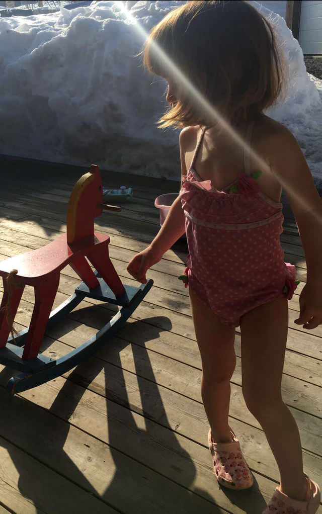 andreasnowbikini.png