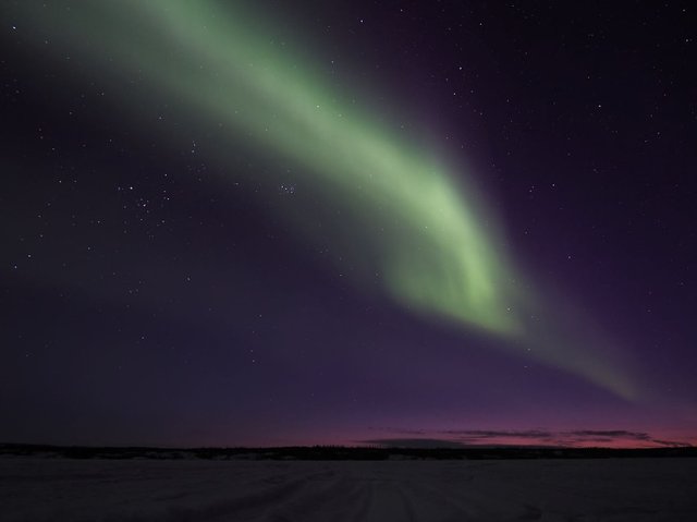 northern-lights-sunset-prosperous-lake-yellowknife-low-res.jpg